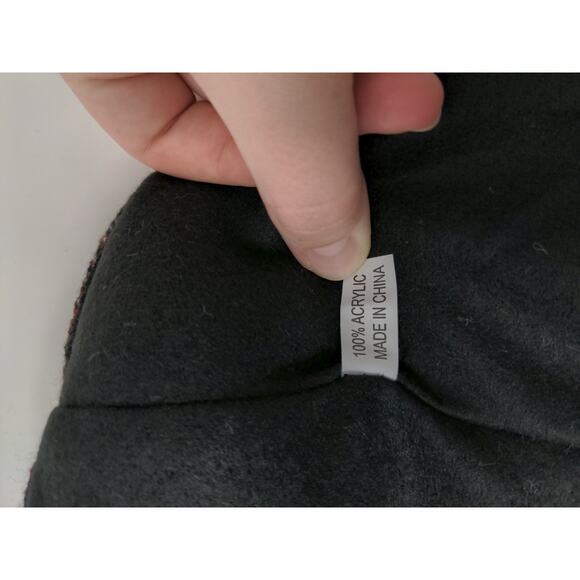 Miami Florida Beanie Hat 100% Acrylic Red & White W/Pom Pom and Strings - Picture 10 of 11